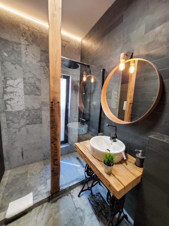 Casa Larisa Antonia Apartments ซินายา ภายนอก รูปภาพ