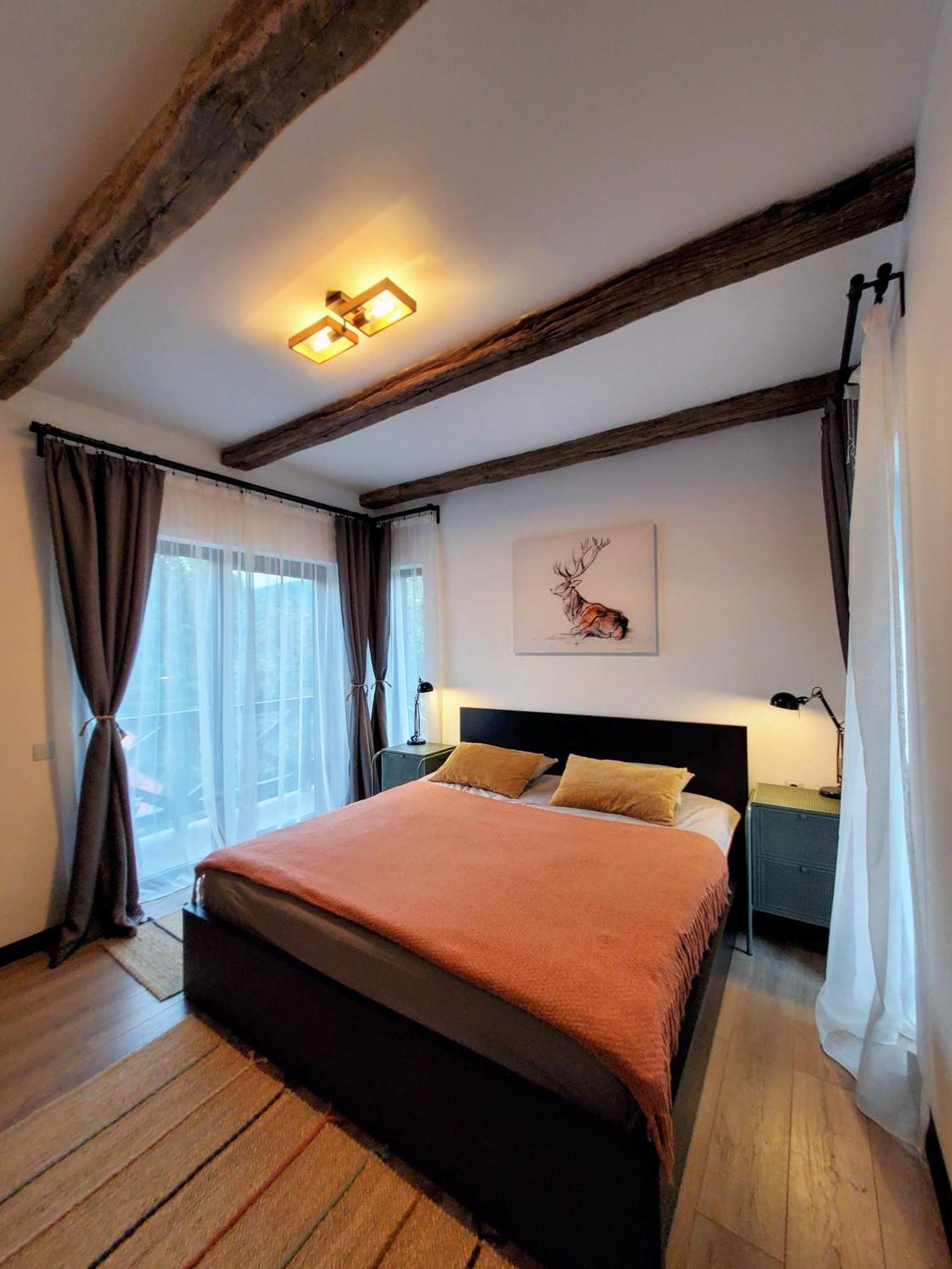 Casa Larisa Antonia Apartments ซินายา ภายนอก รูปภาพ