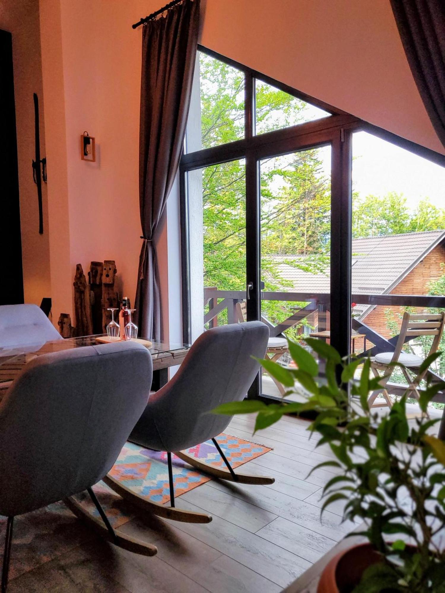 Casa Larisa Antonia Apartments ซินายา ภายนอก รูปภาพ