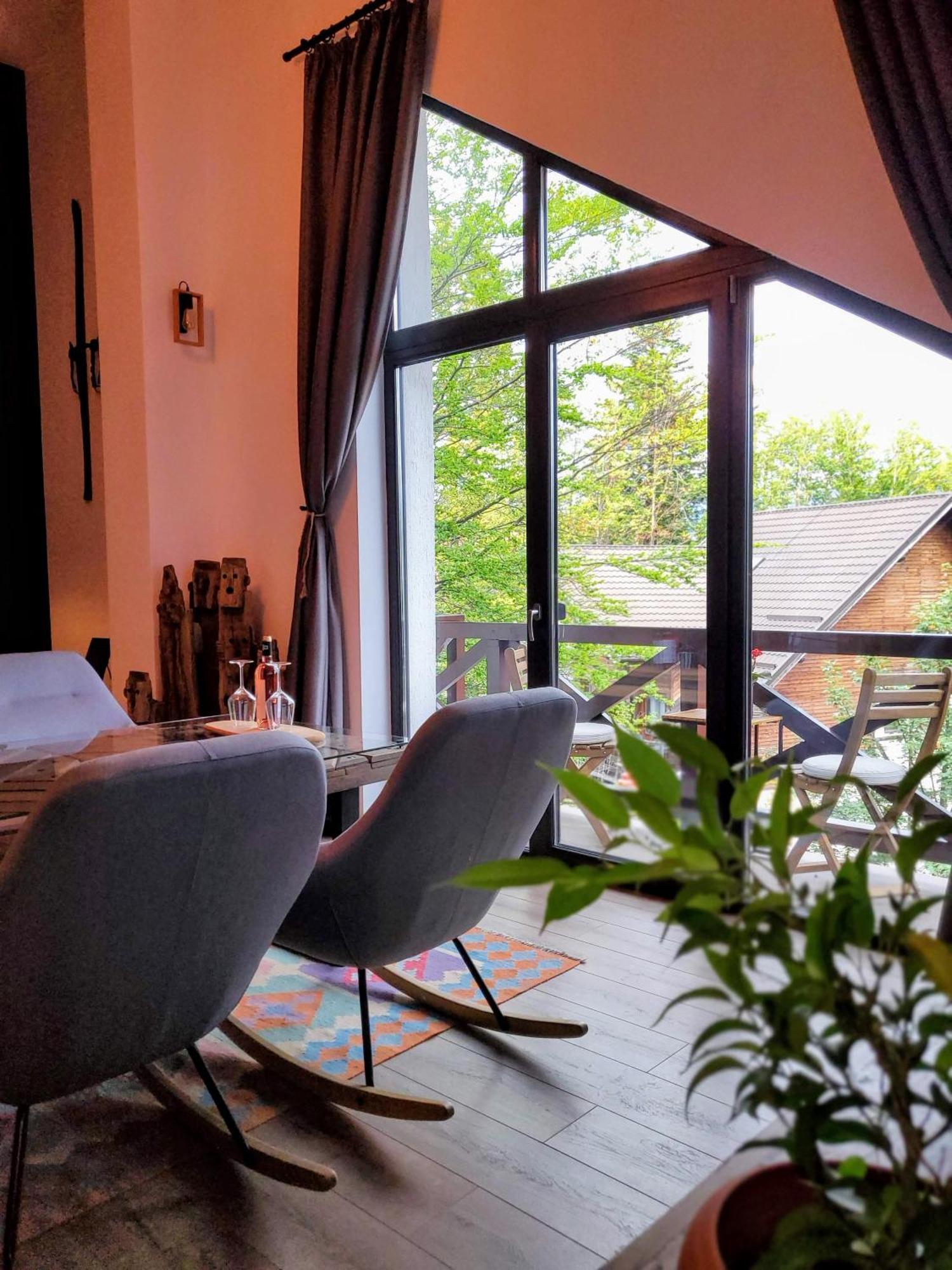 Casa Larisa Antonia Apartments ซินายา ภายนอก รูปภาพ